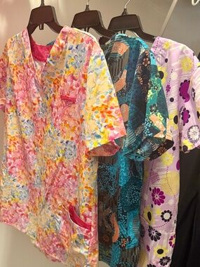 *Lot of 3 Women's Scrub tops* Sz M/L